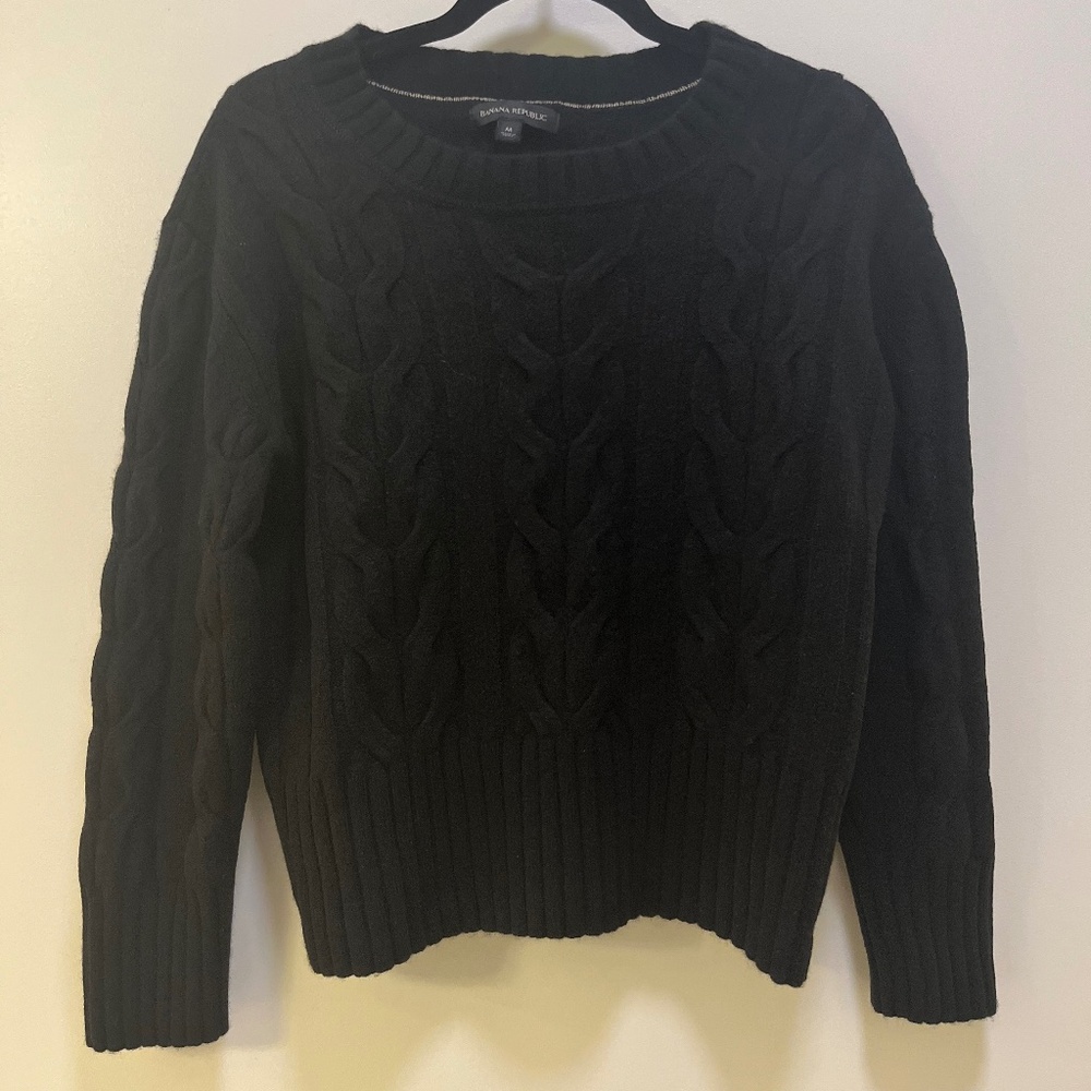 Banana Republic 100% Merino Wool Cable Knit Sweater